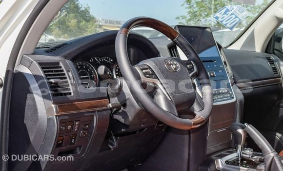 Buy Import Toyota Land Cruiser White Car in Import - Dubai in A'ana Buy Import Toyota Land Cruiser White Car in Import - Dubai in A'ana