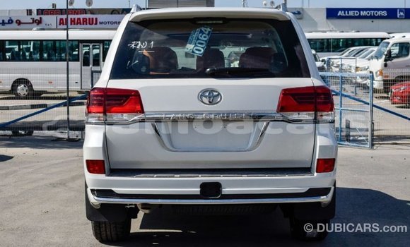 Buy Import Toyota Land Cruiser White Car in Import - Dubai in A'ana Buy Import Toyota Land Cruiser White Car in Import - Dubai in A'ana