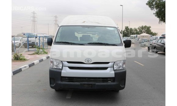 Acheter Import Voiture Toyota Hiace Blanc à Import - Dubai, A'ana Acheter Import Voiture Toyota Hiace Blanc à Import - Dubai, A'ana