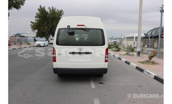 Acheter Import Voiture Toyota Hiace Blanc à Import - Dubai, A'ana Acheter Import Voiture Toyota Hiace Blanc à Import - Dubai, A'ana