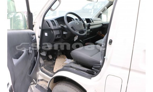 Acheter Import Voiture Toyota Hiace Blanc à Import - Dubai, A'ana Acheter Import Voiture Toyota Hiace Blanc à Import - Dubai, A'ana