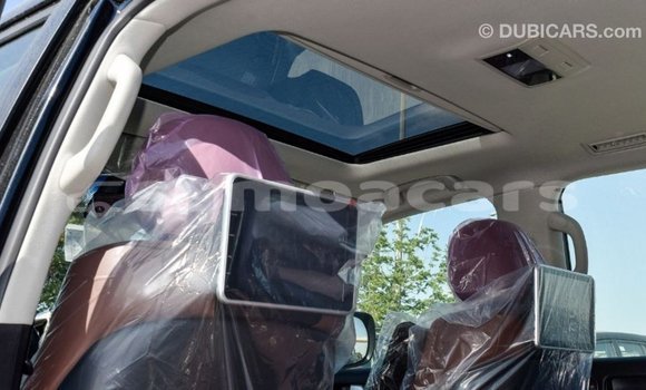 Acheter Import Voiture Toyota Land Cruiser Noir à Import - Dubai, A'ana Acheter Import Voiture Toyota Land Cruiser Noir à Import - Dubai, A'ana