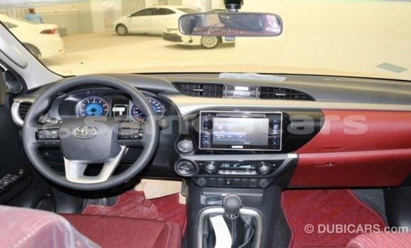 Buy Import Toyota Hilux White Car in Import - Dubai in A'ana Buy Import Toyota Hilux White Car in Import - Dubai in A'ana