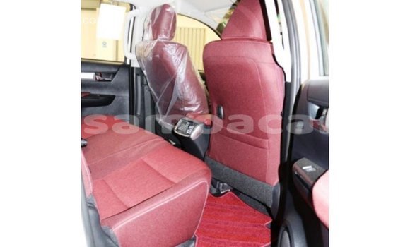 Buy Import Toyota Hilux White Car in Import - Dubai in A'ana Buy Import Toyota Hilux White Car in Import - Dubai in A'ana