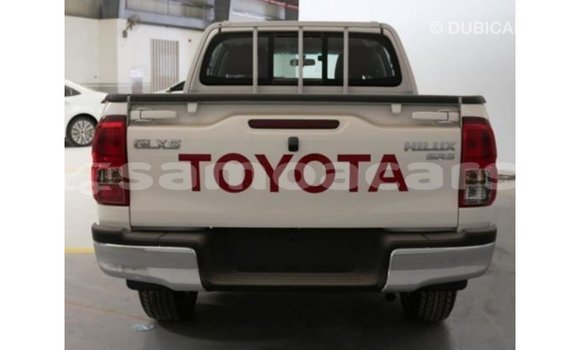 Buy Import Toyota Hilux White Car in Import - Dubai in A'ana Buy Import Toyota Hilux White Car in Import - Dubai in A'ana