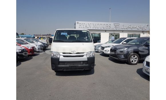 Acheter Import Voiture Toyota Hiace Blanc à Import - Dubai, A'ana Acheter Import Voiture Toyota Hiace Blanc à Import - Dubai, A'ana