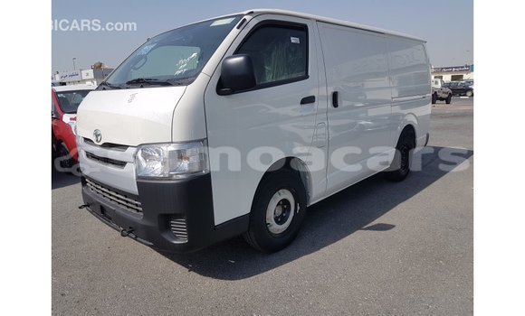 Acheter Import Voiture Toyota Hiace Blanc à Import - Dubai, A'ana Acheter Import Voiture Toyota Hiace Blanc à Import - Dubai, A'ana