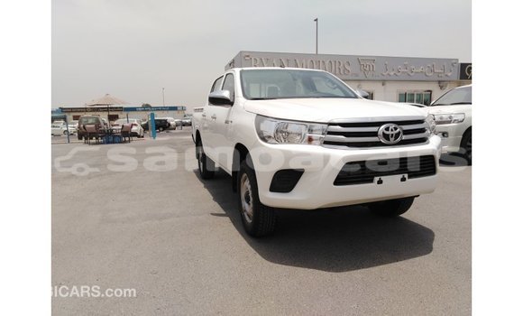 Acheter Import Voiture Toyota Hilux Blanc à Import - Dubai, A'ana Acheter Import Voiture Toyota Hilux Blanc à Import - Dubai, A'ana