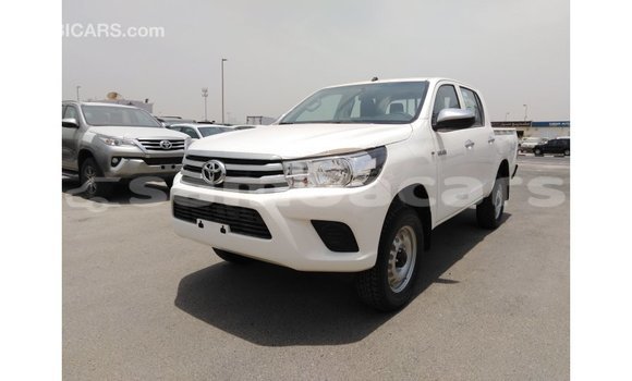 Acheter Import Voiture Toyota Hilux Blanc à Import - Dubai, A'ana Acheter Import Voiture Toyota Hilux Blanc à Import - Dubai, A'ana