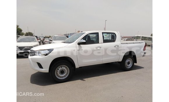 Acheter Import Voiture Toyota Hilux Blanc à Import - Dubai, A'ana Acheter Import Voiture Toyota Hilux Blanc à Import - Dubai, A'ana