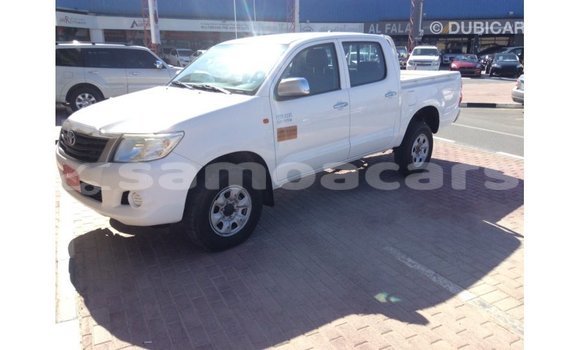 Acheter Import Voiture Toyota Hilux Blanc à Import - Dubai, A'ana Acheter Import Voiture Toyota Hilux Blanc à Import - Dubai, A'ana