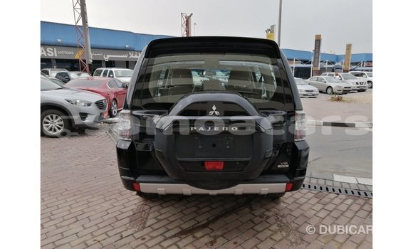 Acheter Import Voiture Mitsubishi Pajero Noir à Import - Dubai, A'ana Acheter Import Voiture Mitsubishi Pajero Noir à Import - Dubai, A'ana