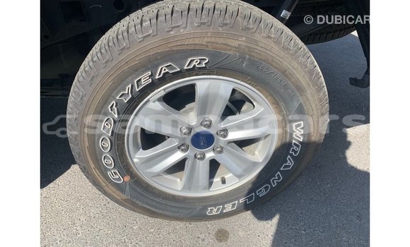 Acheter Import Voiture Ford Club Wagon Noir à Import - Dubai, A'ana Acheter Import Voiture Ford Club Wagon Noir à Import - Dubai, A'ana