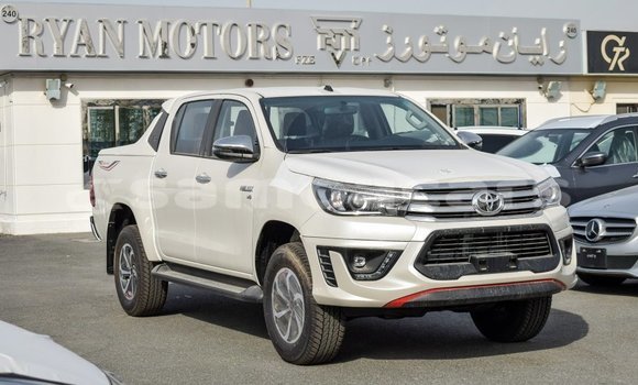 Buy Import Toyota Hilux White Car in Import - Dubai in A'ana Buy Import Toyota Hilux White Car in Import - Dubai in A'ana
