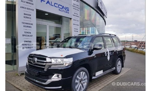 Acheter Import Voiture Toyota Land Cruiser Noir à Import - Dubai, A'ana Acheter Import Voiture Toyota Land Cruiser Noir à Import - Dubai, A'ana