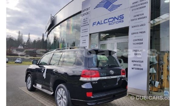 Acheter Import Voiture Toyota Land Cruiser Noir à Import - Dubai, A'ana Acheter Import Voiture Toyota Land Cruiser Noir à Import - Dubai, A'ana