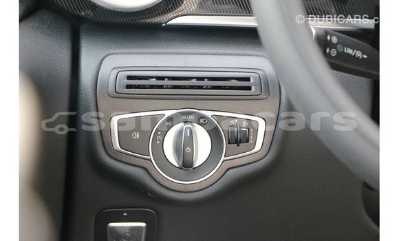 Acheter Import Voiture Mercedes-Benz 250 Noir à Import - Dubai, A'ana Acheter Import Voiture Mercedes-Benz 250 Noir à Import - Dubai, A'ana