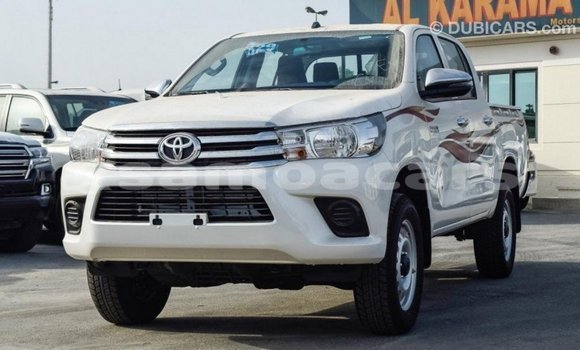 Buy Import Toyota Hilux White Car in Import - Dubai in A'ana Buy Import Toyota Hilux White Car in Import - Dubai in A'ana