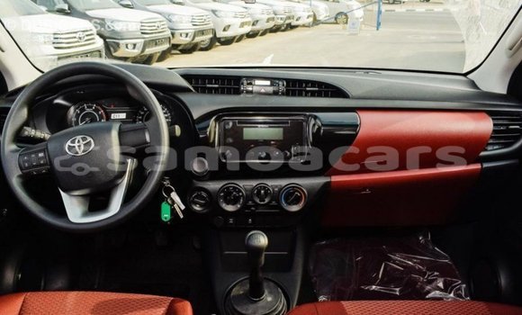 Buy Import Toyota Hilux White Car in Import - Dubai in A'ana Buy Import Toyota Hilux White Car in Import - Dubai in A'ana