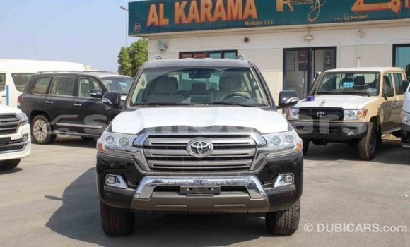 Acheter Import Voiture Toyota Land Cruiser Noir à Import - Dubai, A'ana Acheter Import Voiture Toyota Land Cruiser Noir à Import - Dubai, A'ana