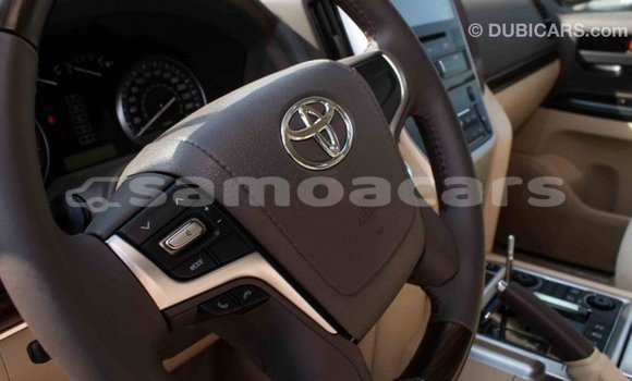 Acheter Import Voiture Toyota Land Cruiser Noir à Import - Dubai, A'ana Acheter Import Voiture Toyota Land Cruiser Noir à Import - Dubai, A'ana