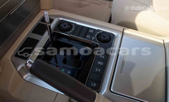 Acheter Import Voiture Toyota Land Cruiser Noir à Import - Dubai, A'ana Acheter Import Voiture Toyota Land Cruiser Noir à Import - Dubai, A'ana