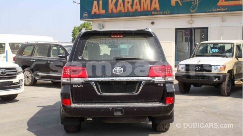 Big with watermark toyota land cruiser a ana import dubai 3276