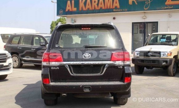 Acheter Import Voiture Toyota Land Cruiser Noir à Import - Dubai, A'ana Acheter Import Voiture Toyota Land Cruiser Noir à Import - Dubai, A'ana