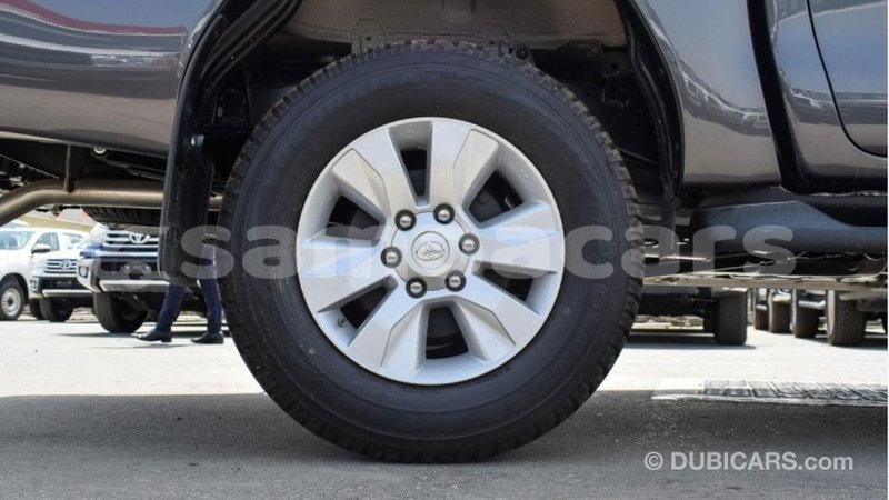 Big with watermark toyota hilux a ana import dubai 3282