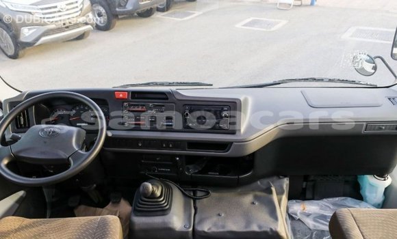 Acheter Import Voiture Toyota Coaster Blanc à Import - Dubai, A'ana Acheter Import Voiture Toyota Coaster Blanc à Import - Dubai, A'ana