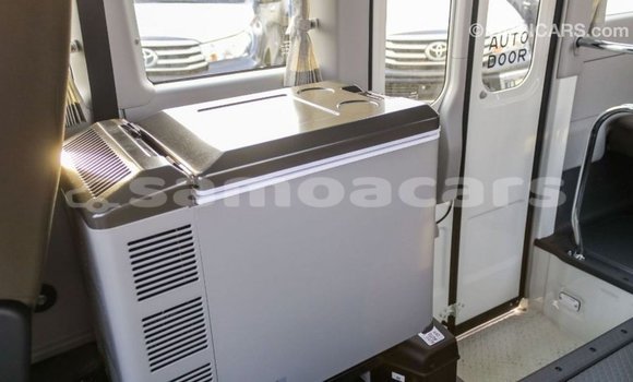 Acheter Import Voiture Toyota Coaster Blanc à Import - Dubai, A'ana Acheter Import Voiture Toyota Coaster Blanc à Import - Dubai, A'ana