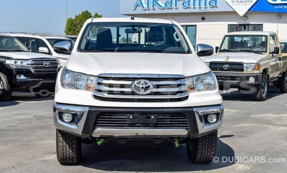 Acheter Import Voiture Toyota Hilux Blanc à Import - Dubai, A'ana Acheter Import Voiture Toyota Hilux Blanc à Import - Dubai, A'ana