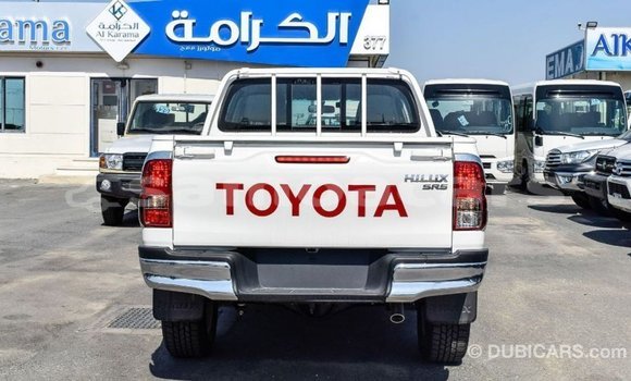Acheter Import Voiture Toyota Hilux Blanc à Import - Dubai, A'ana Acheter Import Voiture Toyota Hilux Blanc à Import - Dubai, A'ana