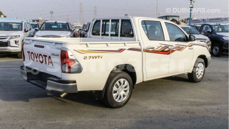 Big with watermark toyota hilux a ana import dubai 3300