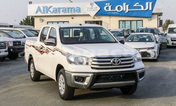 Acheter Import Voiture Toyota Hilux Blanc à Import - Dubai, A'ana Acheter Import Voiture Toyota Hilux Blanc à Import - Dubai, A'ana