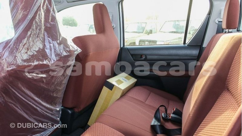 Big with watermark toyota hilux a ana import dubai 3301