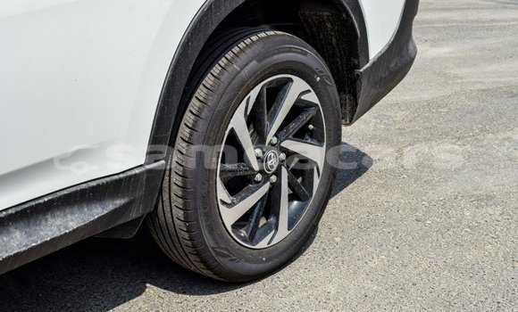 Acheter Import Voiture Toyota Rush Blanc à Import - Dubai, A'ana Acheter Import Voiture Toyota Rush Blanc à Import - Dubai, A'ana