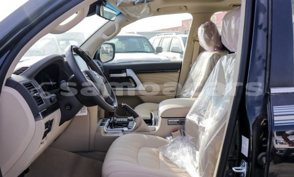 Acheter Import Voiture Toyota Land Cruiser Noir à Import - Dubai, A'ana Acheter Import Voiture Toyota Land Cruiser Noir à Import - Dubai, A'ana