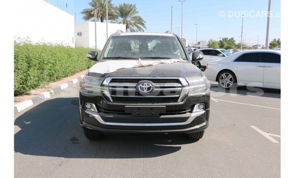 Acheter Import Voiture Toyota Land Cruiser Noir à Import - Dubai, A'ana Acheter Import Voiture Toyota Land Cruiser Noir à Import - Dubai, A'ana