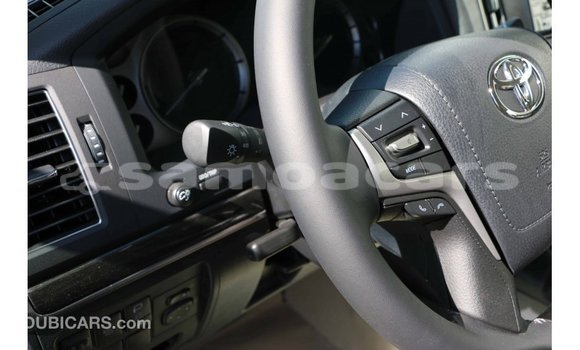 Acheter Import Voiture Toyota Land Cruiser Noir à Import - Dubai, A'ana Acheter Import Voiture Toyota Land Cruiser Noir à Import - Dubai, A'ana