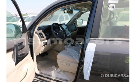 Acheter Import Voiture Toyota Land Cruiser Noir à Import - Dubai, A'ana Acheter Import Voiture Toyota Land Cruiser Noir à Import - Dubai, A'ana