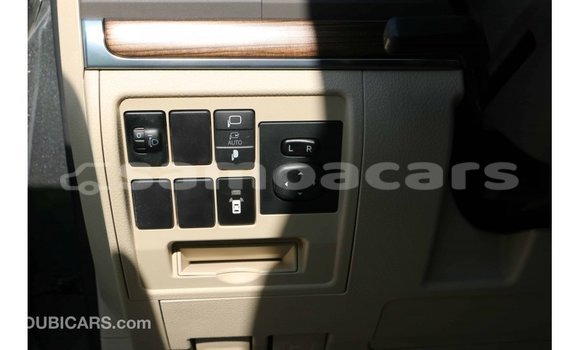 Acheter Import Voiture Toyota Land Cruiser Noir à Import - Dubai, A'ana Acheter Import Voiture Toyota Land Cruiser Noir à Import - Dubai, A'ana