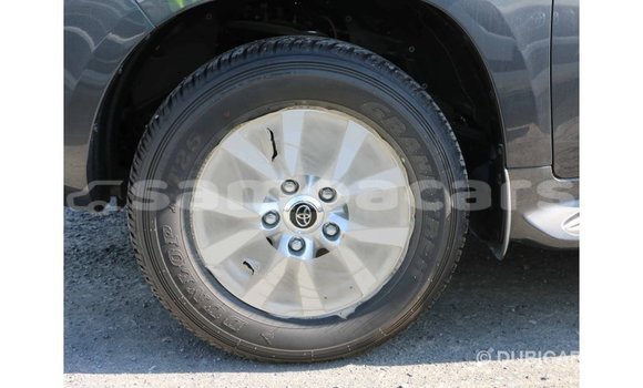 Acheter Import Voiture Toyota Land Cruiser Noir à Import - Dubai, A'ana Acheter Import Voiture Toyota Land Cruiser Noir à Import - Dubai, A'ana