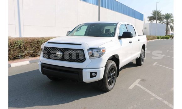 Acheter Import Voiture Toyota Tundra Blanc à Import - Dubai, A'ana Acheter Import Voiture Toyota Tundra Blanc à Import - Dubai, A'ana
