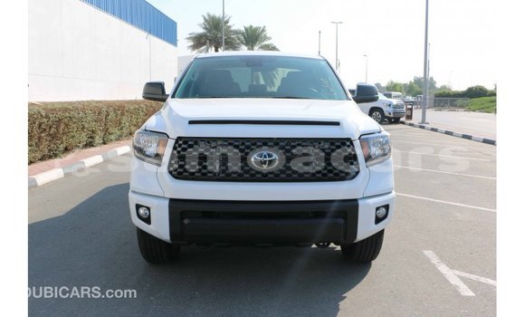 Acheter Import Voiture Toyota Tundra Blanc à Import - Dubai, A'ana Acheter Import Voiture Toyota Tundra Blanc à Import - Dubai, A'ana