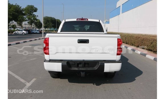 Acheter Import Voiture Toyota Tundra Blanc à Import - Dubai, A'ana Acheter Import Voiture Toyota Tundra Blanc à Import - Dubai, A'ana