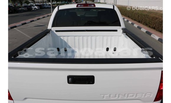 Acheter Import Voiture Toyota Tundra Blanc à Import - Dubai, A'ana Acheter Import Voiture Toyota Tundra Blanc à Import - Dubai, A'ana