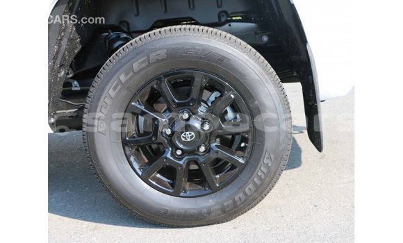 Acheter Import Voiture Toyota Tundra Blanc à Import - Dubai, A'ana Acheter Import Voiture Toyota Tundra Blanc à Import - Dubai, A'ana