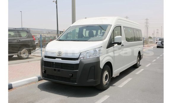 Acheter Import Voiture Toyota Hiace Blanc à Import - Dubai, A'ana Acheter Import Voiture Toyota Hiace Blanc à Import - Dubai, A'ana
