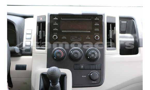 Acheter Import Voiture Toyota Hiace Blanc à Import - Dubai, A'ana Acheter Import Voiture Toyota Hiace Blanc à Import - Dubai, A'ana